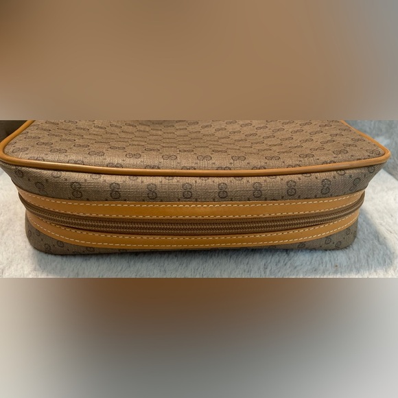 GUCCI Clutch/ Pouch - Picture 9 of 16